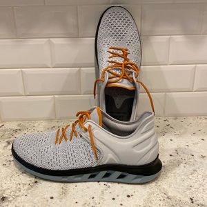 Johnston & Murphy sneaker